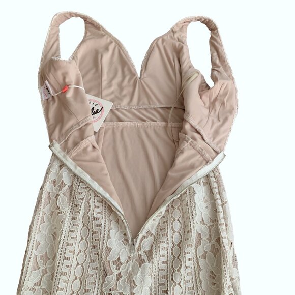 NEW Selfie Leslie Lace Dress Cocktail Overlay Boning Sleeveless White Tan Small - Picture 5 of 13